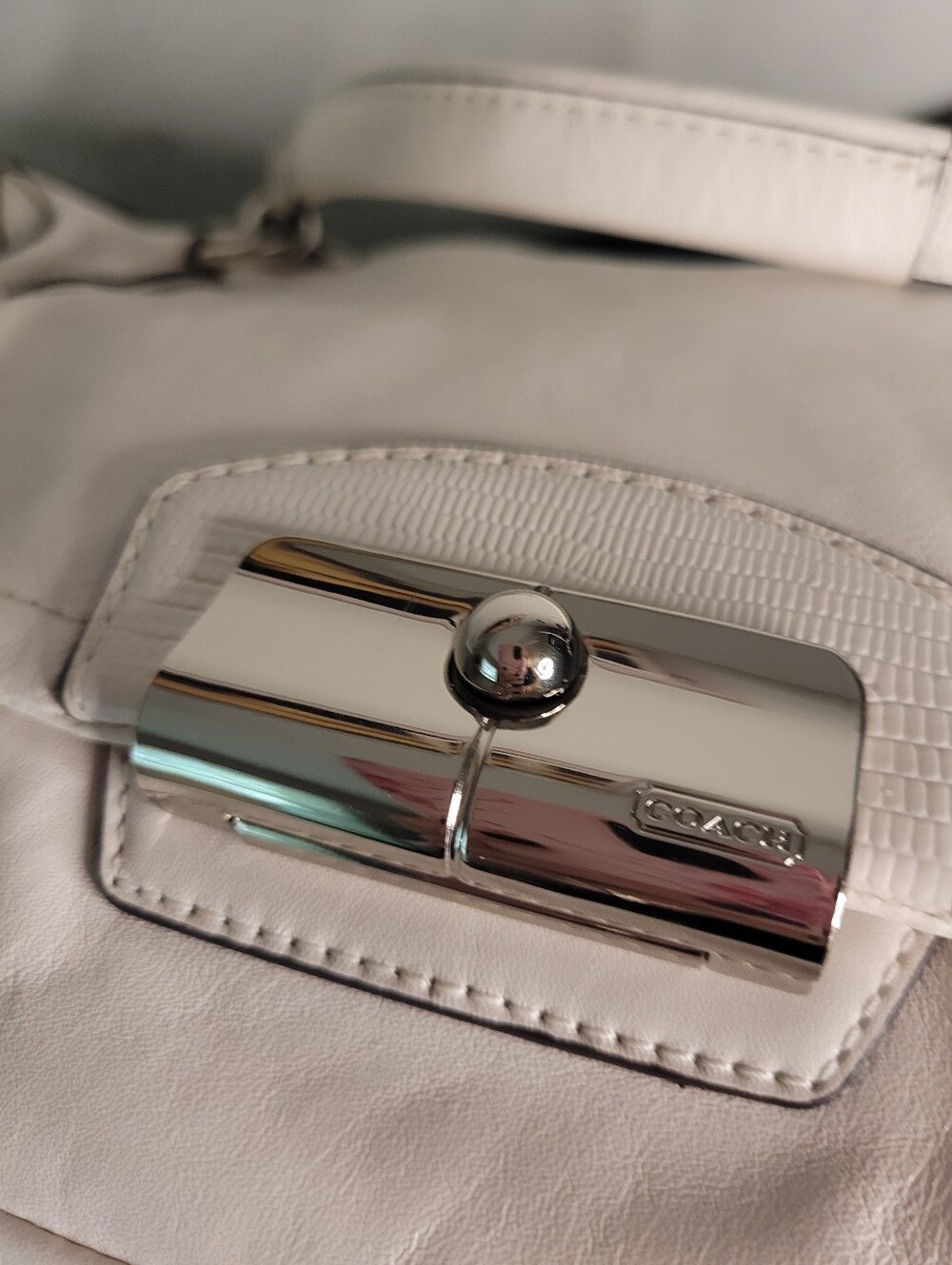 Coach Kristin Shoulder Bag - Picture 10 of 16